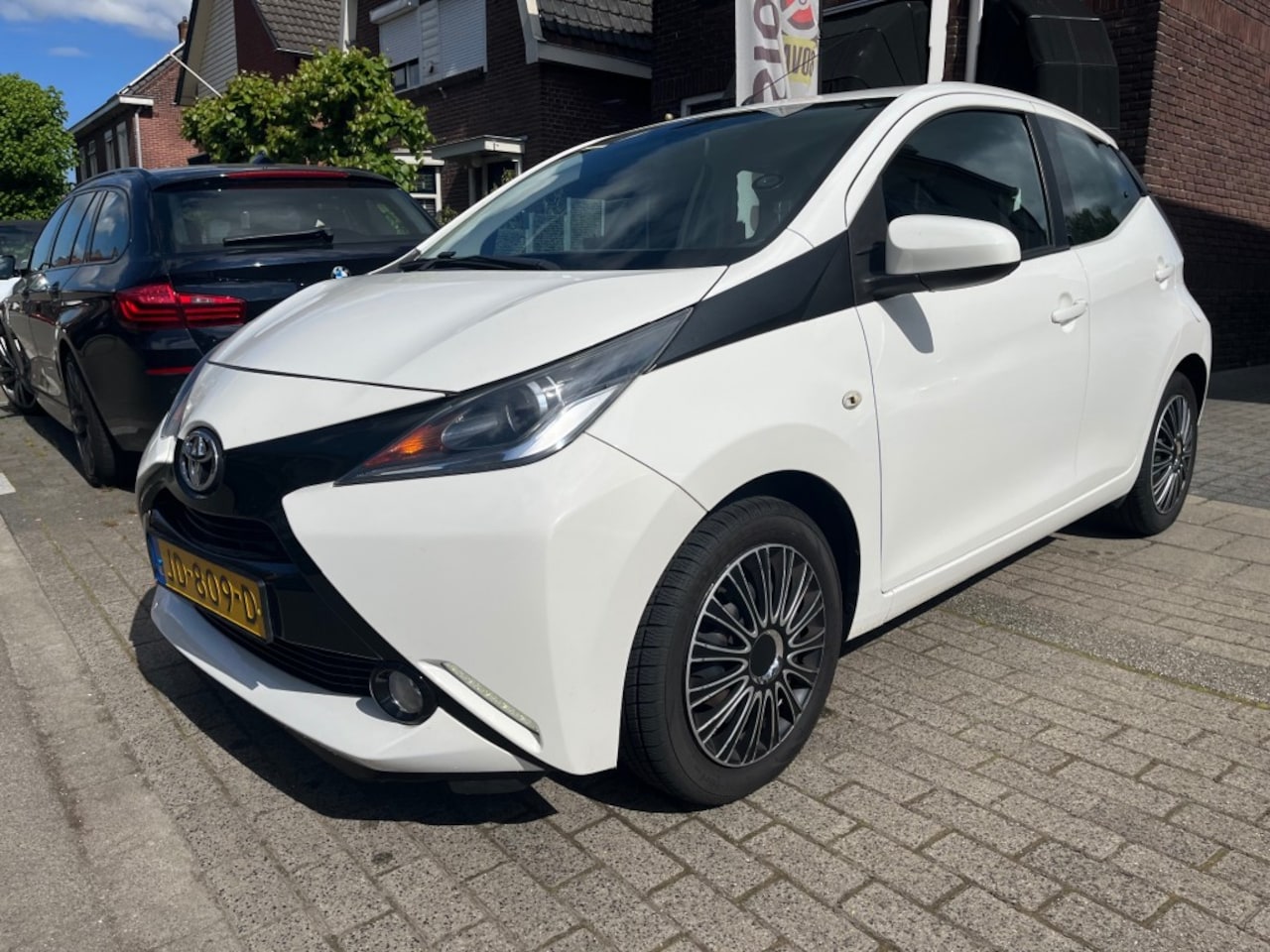 Toyota Aygo - 1.0 VVT-i x-play 1.0 VVT-I X-PLAY - AutoWereld.nl