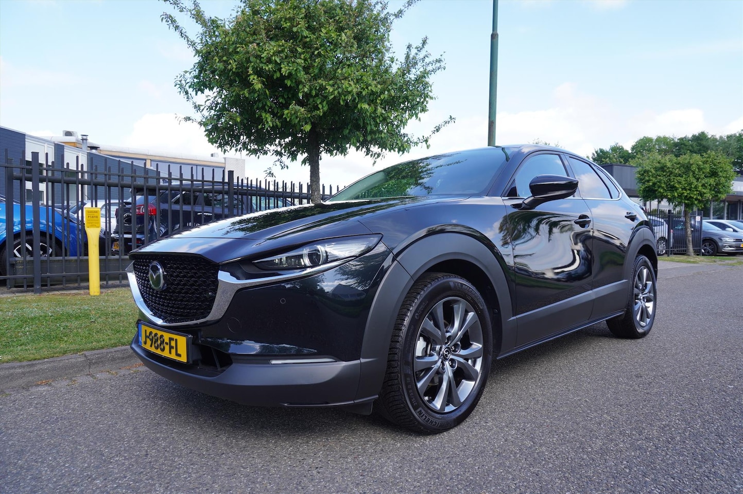 Mazda CX-30 - Skyactiv-X 180pk Luxury Leder Head Up Thaak Xenon Bose - AutoWereld.nl