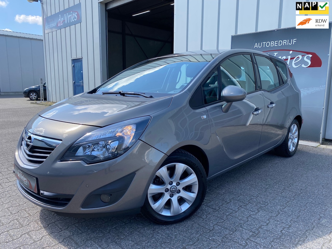 Opel Meriva - 1.4 Turbo Cosmo / Clima / Cruise / Stuur en stoelverw. / Trekhaak / PDC / LMV - AutoWereld.nl