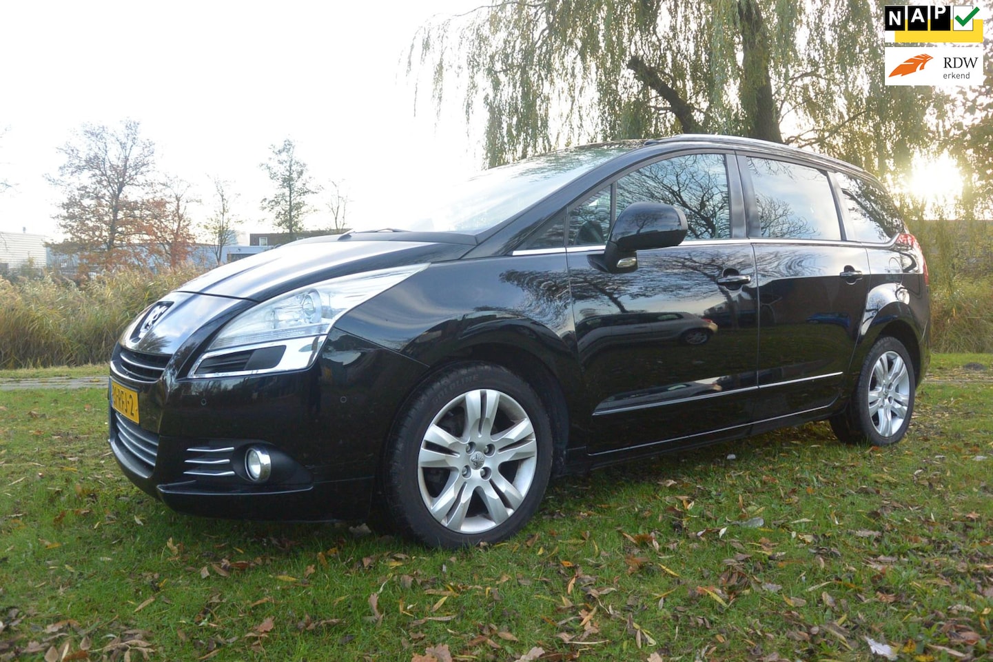 Peugeot 5008 - 1.6 GT*automaat*airco*cruise*navi*pano*Headup - AutoWereld.nl