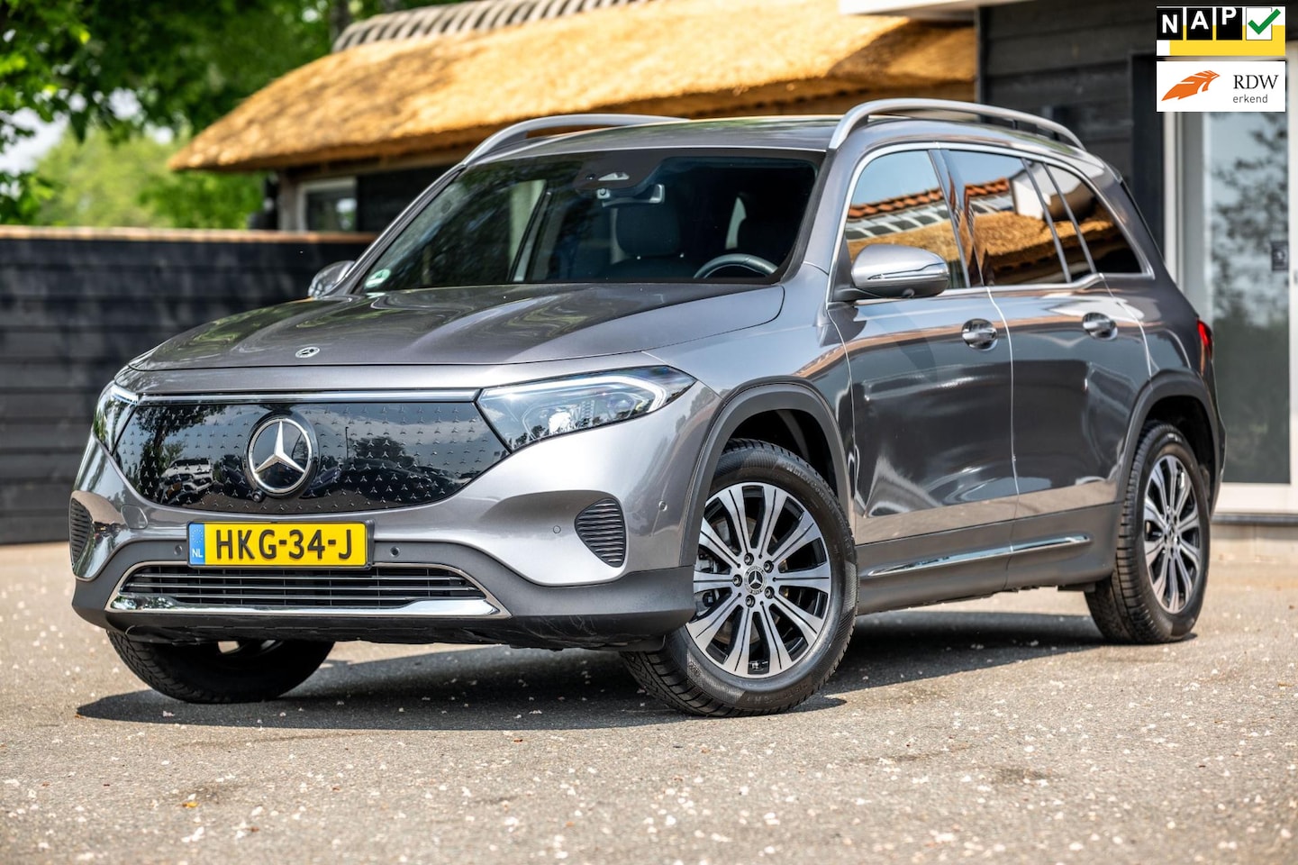 Mercedes-Benz EQB - 350 4MATIC AMG Line 67 kWh Adaptive Cruise I Led I Digi Dash I 360 Camera I Trekhaak - AutoWereld.nl