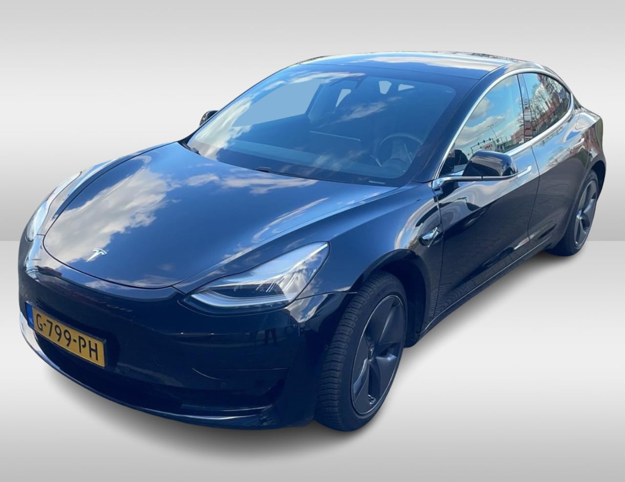 Tesla Model 3 - Standard RWD Plus 60 kWh / Autopilot / Panoramadak / Camera / Premium Audio / 18'' / Leder - AutoWereld.nl