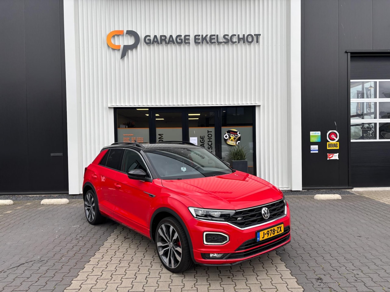 Volkswagen T-Roc - 1.5 TSI R line Automaat /Carplay/Virtual/Camera - AutoWereld.nl