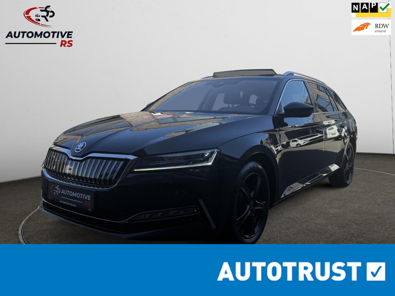 Skoda Superb Combi - 1.4 TSI Plug-in Hybride Trekhaak | Pano Dak | Lederen Interieur | Camera | Sfeerverlichtin - AutoWereld.nl