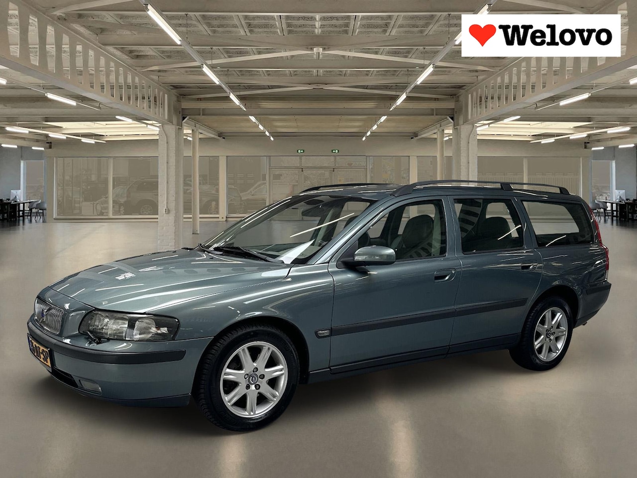 Volvo V70 - 2.4 Comfort Line Automaat/Leder met Garantie - AutoWereld.nl