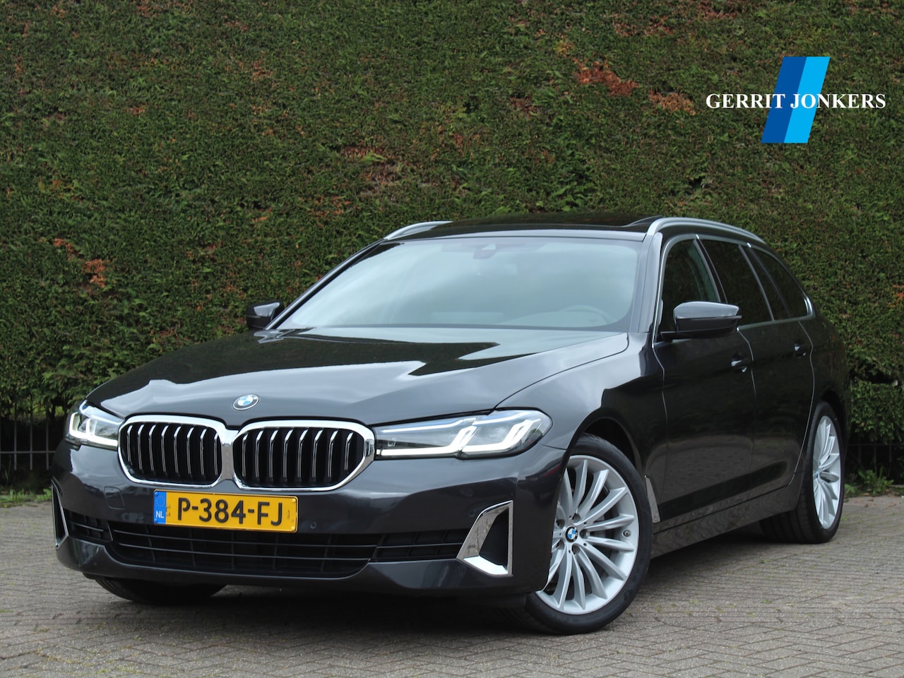 BMW 5-serie Touring - 520i Business Edition Plus | BTW auto | Panoramadak | Camera - AutoWereld.nl