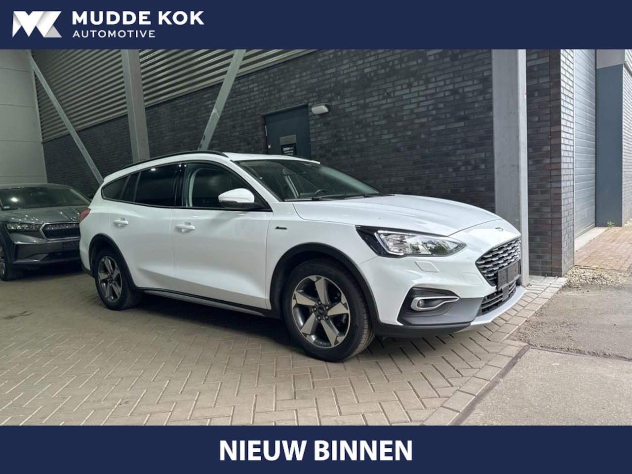 Ford Focus - 1.0 EcoBoost Active | Stoel+Stuurverwarming | Voorruitverwarming | Camera | Getint Glas | - AutoWereld.nl
