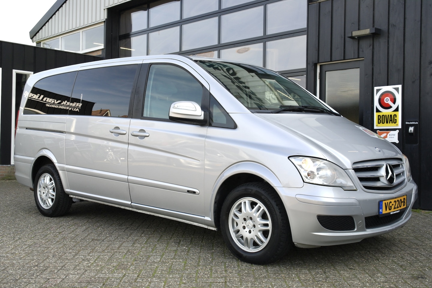 Mercedes-Benz Vito - 163 PK 2.2 CDI Trend DC Lang | 5-Persoons | 2x Schuif | Cruise - AutoWereld.nl