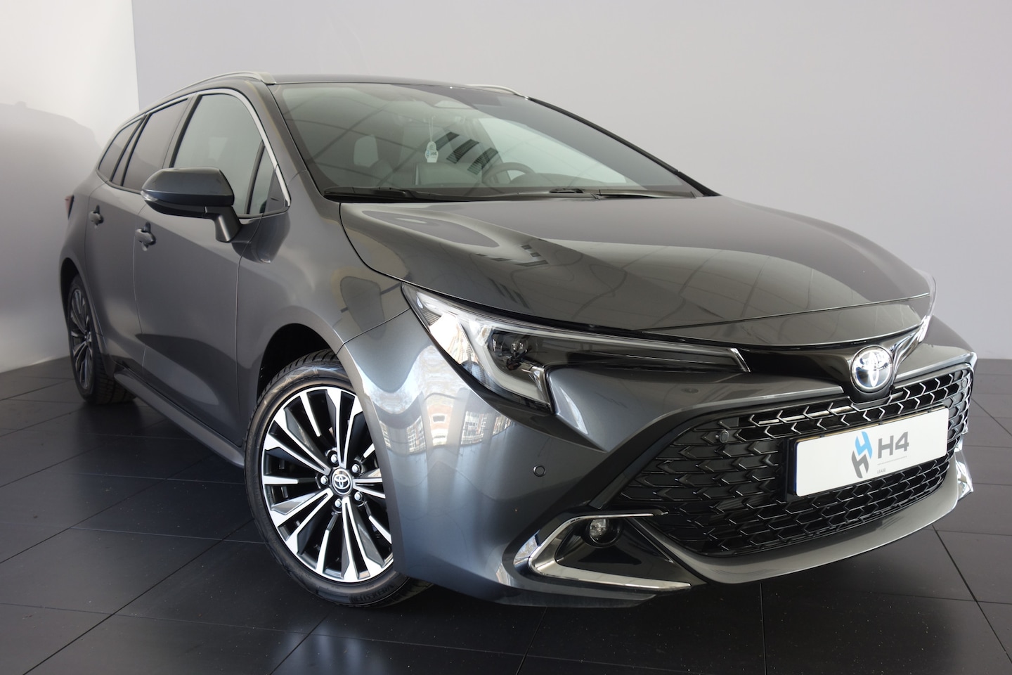 Toyota Corolla Touring Sports - Hybrid 140 Dynamic Team D - AutoWereld.nl
