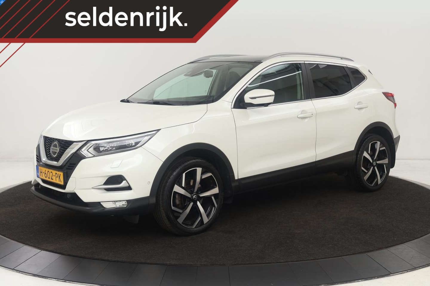 Nissan Qashqai - 1.3 DIG-T Tekna | Panoramadak | Stoelverwarming | Trekhaak | 360 camera | Full LED | Carpl - AutoWereld.nl