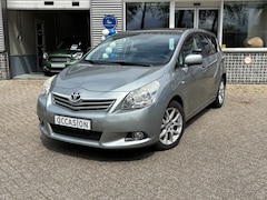 Toyota Verso - 1.8 VVT-i Dynamic Business | Automaat. Org-NL auto. Navi. Pano. Cruise. Etc.