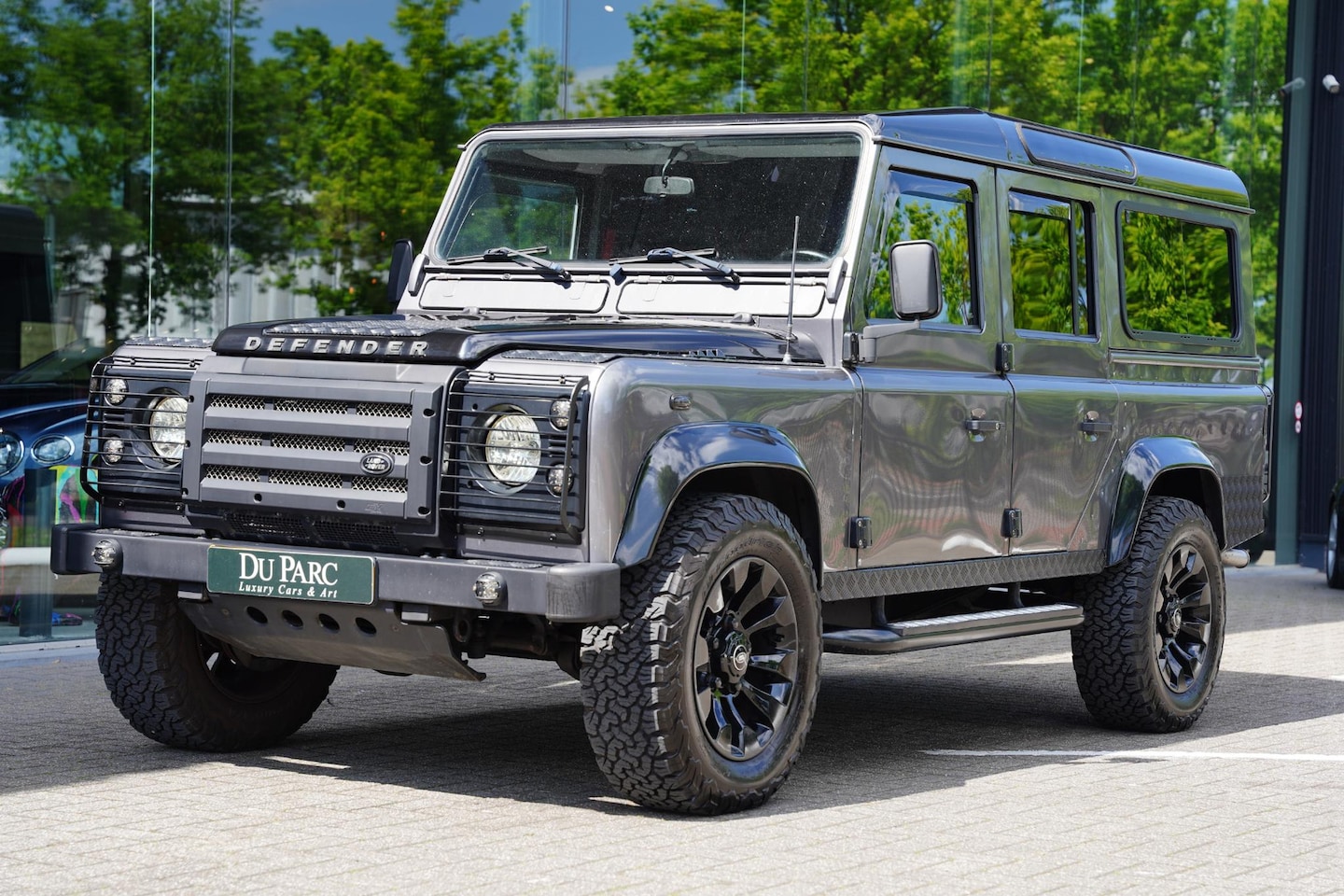 Land Rover Defender 110 - 2.5 TD5 SW XTech 9 Persoons Automaat Stoelverwarming - AutoWereld.nl