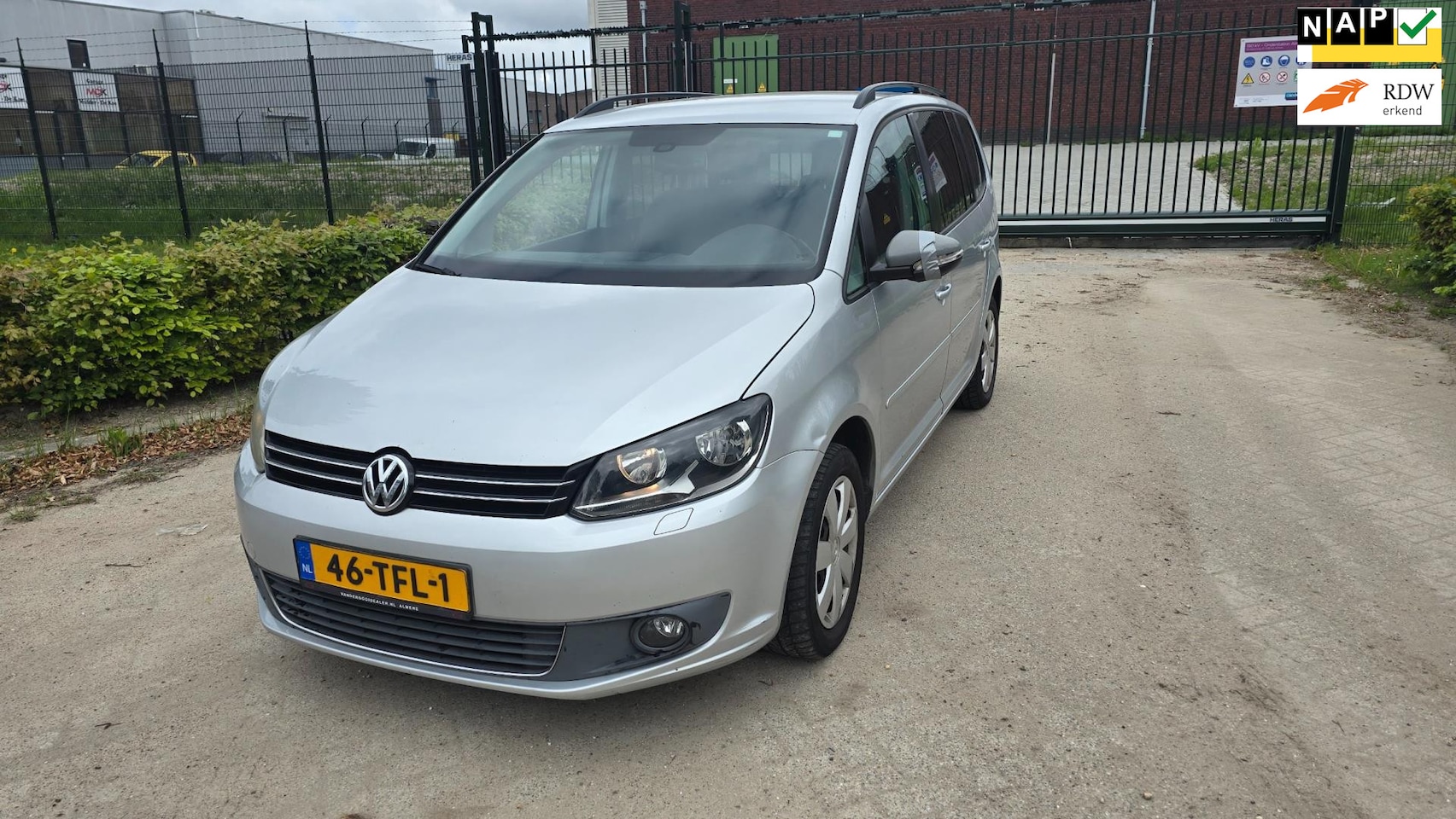 Volkswagen Touran - 1.2 TSI PDC CLIMA STOELVERWARMING KOOPJE!!!! - AutoWereld.nl