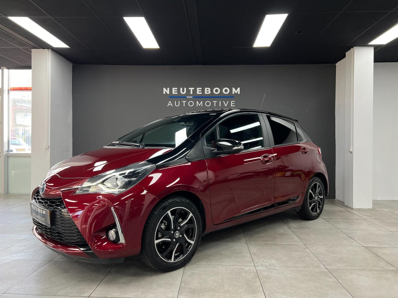 Toyota Yaris - 1.5 Hybrid Bi-Tone | Keyless | Camera | Cruise| - AutoWereld.nl