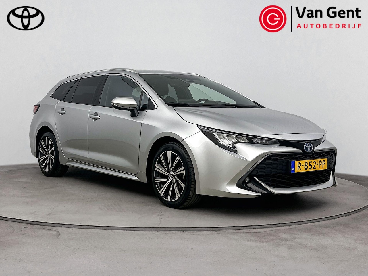 Toyota Corolla Touring Sports - 1.8 Hybrid Dynamic | Stoelverwarming | Camera | Apple Carplay /  Android Auto - AutoWereld.nl