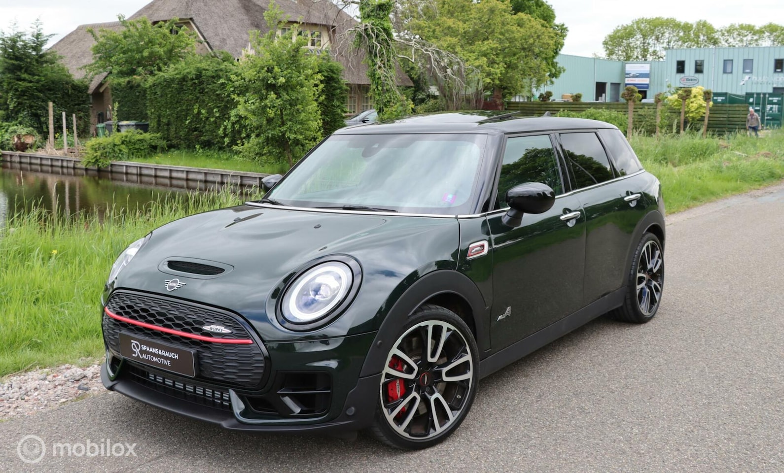 MINI Clubman - 2.0 JCW ALL4 / Pano / Navi / Camera / Uniek - AutoWereld.nl