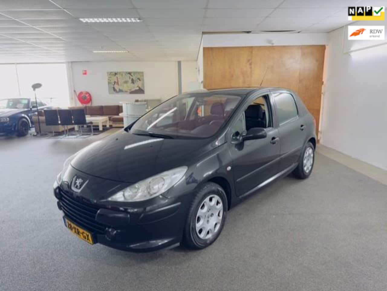 Peugeot 307 - 1.6-16V D.Sign Apk Nieuw,Airco,Cruise control,N.A.P,Parrot,Bluetooth,5Deurs,Topstaat!! - AutoWereld.nl