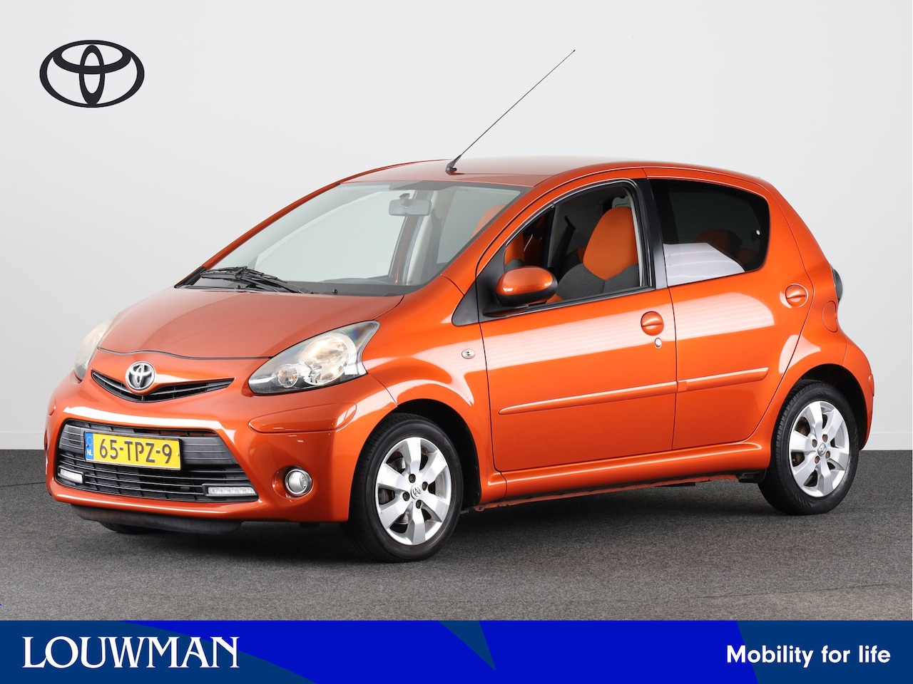 Toyota Aygo - 1.0 VVT-i Dynamic Orange | Airco | Bluetooth | Centrale deurvergrendeling | - AutoWereld.nl