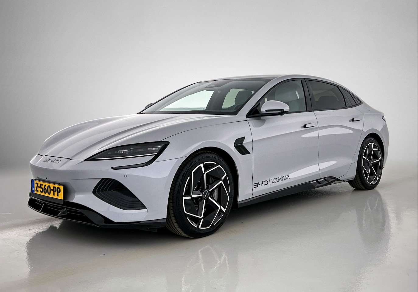 BYD SEAL - Design RWD 83 kWh | 19" LMV | 313 PK | Panorama dak | Stoel verwarming/ventilatie | - AutoWereld.nl