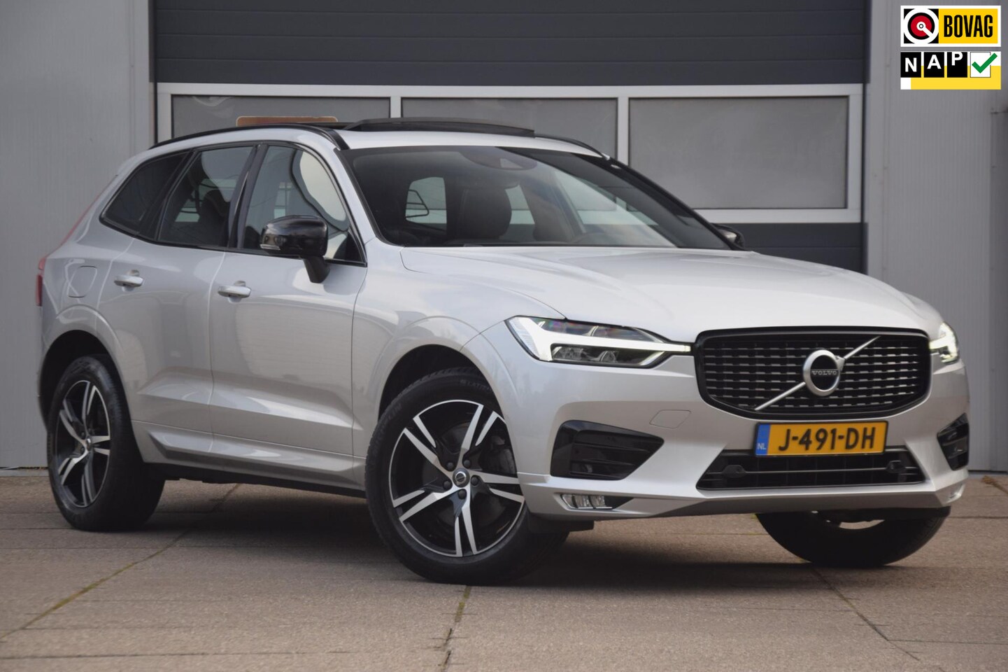 Volvo XC60 - 2.0 B5 R-Design Panoramadak - AutoWereld.nl