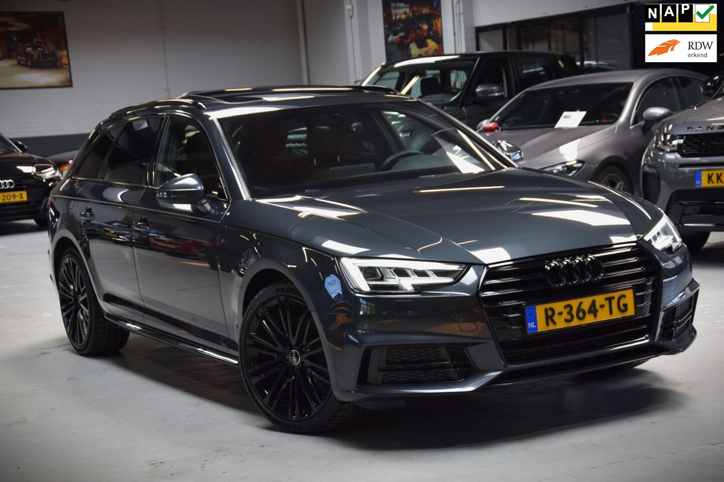 Audi A4 Avant - 40 TFSI Sport S line Aut. Black Edition Panoramadak|Virt.Cockpit|190pk!|Navi|Leder|Stuurve - AutoWereld.nl