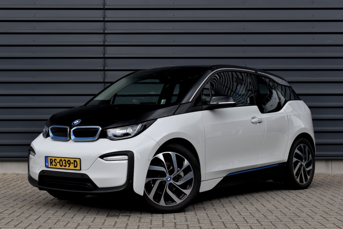 BMW i3 - iPerformance 94Ah 33 kWh | Active Cruisecontrol | LED Light | Stoelverwarming | Driving As - AutoWereld.nl