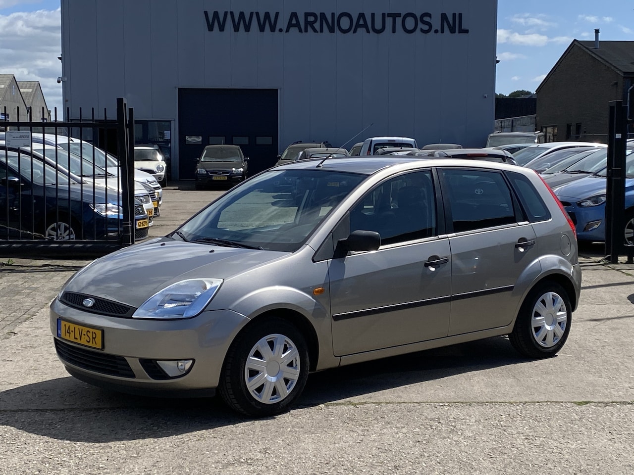 Ford Fiesta - 1.4-16V AUTOMAAT Trend 5-DEURS, AIRCO IJSKOUD, 182.540 KM NAP, STUURBEKRACHTIGING, ELEK-RA - AutoWereld.nl