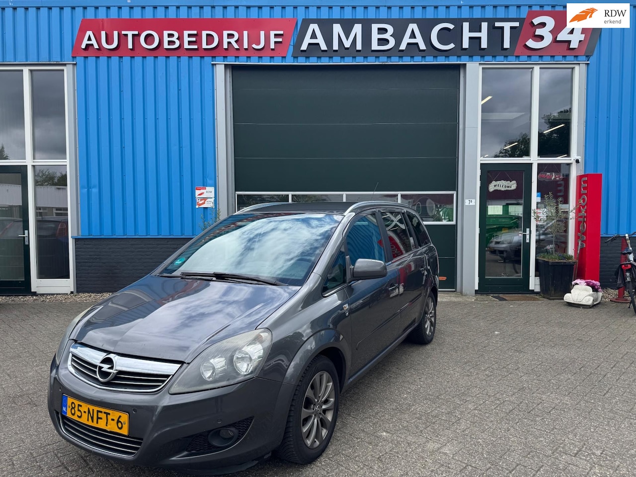 Opel Zafira - 1.8 111 years Edition 1.8 111 years Edition - AutoWereld.nl