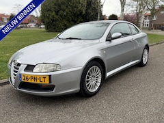 Alfa Romeo GT - 2.0 JTS Distinctive LIEFHEBBERSAUTO, LEER, BOSE, NAP