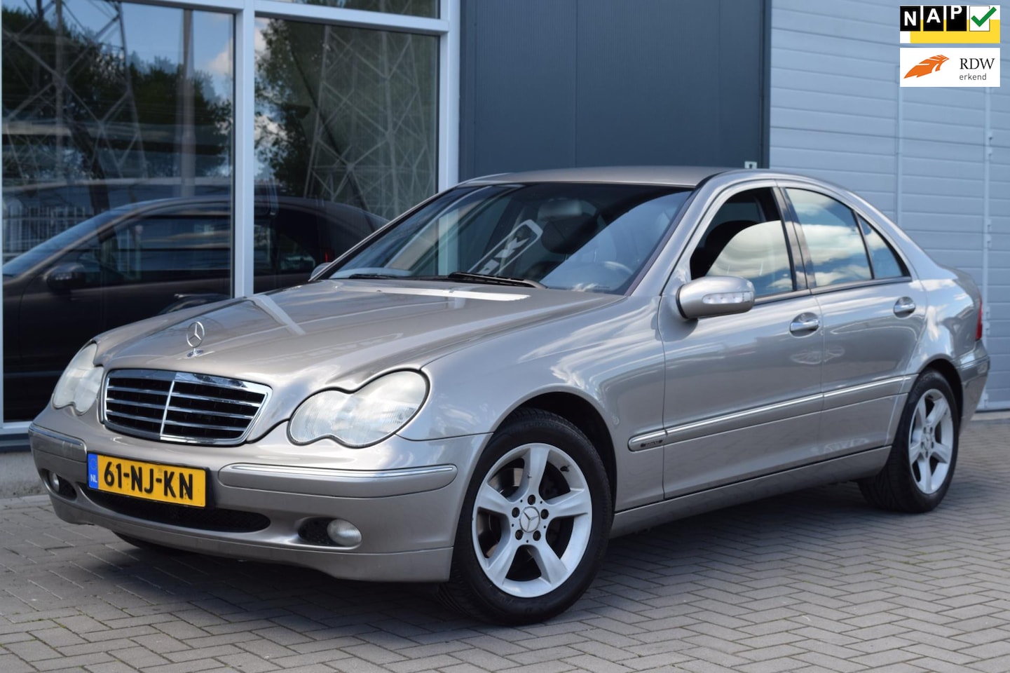 Mercedes-Benz C-klasse - 200 K. Elegance | Automaat | Navi | PDC | NAP + APK 5-2026 ! - AutoWereld.nl