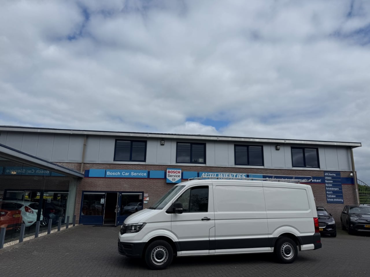 Volkswagen Crafter - 2.0 TDI 75kw | L3H2 Comfortline 3-Pers | Airco | Cruise - AutoWereld.nl