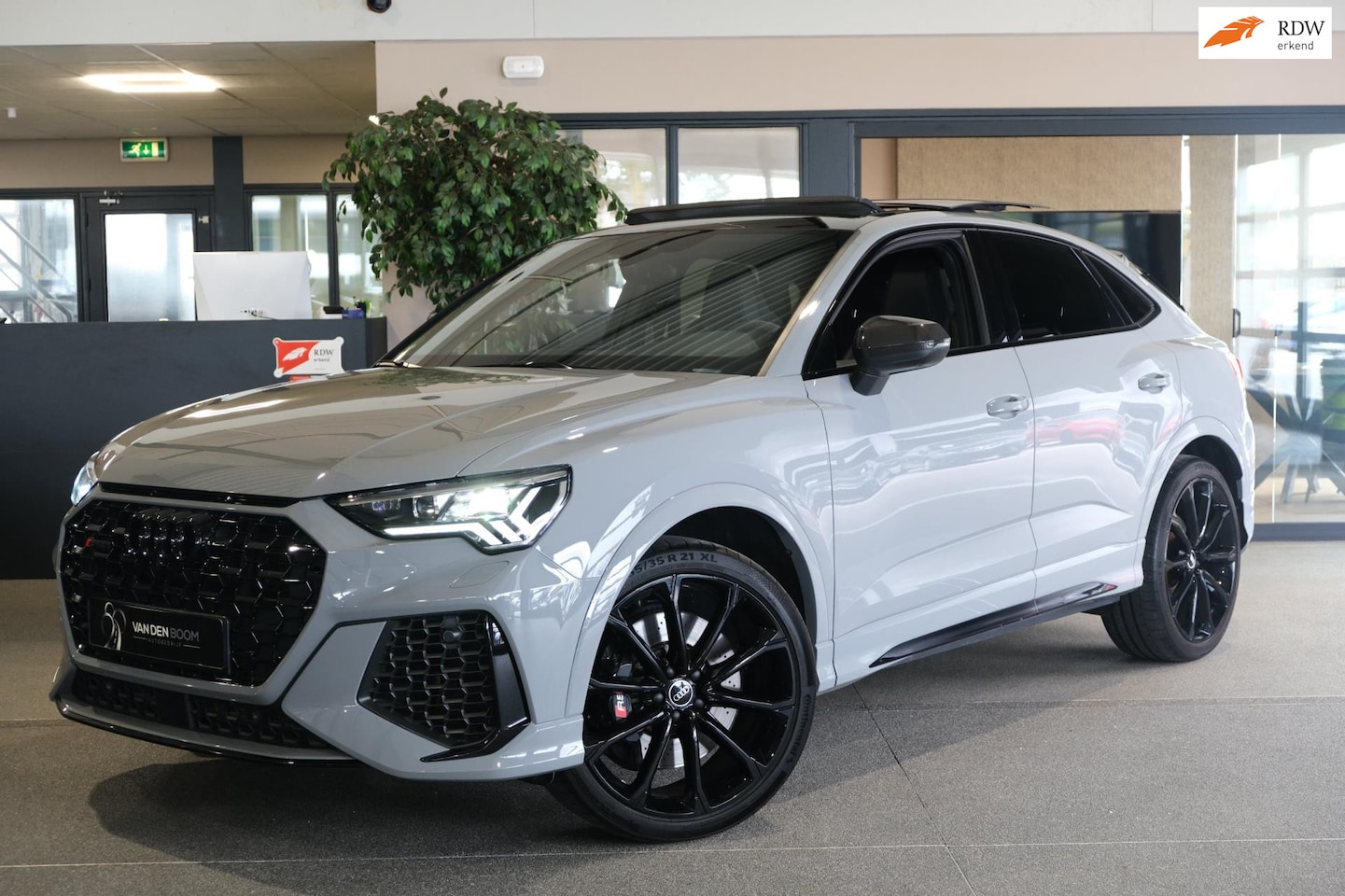 Audi Q3 Sportback - TFSI RS 400 PK Pano RS-Leder Led Ambiant Acc 360 Full - AutoWereld.nl