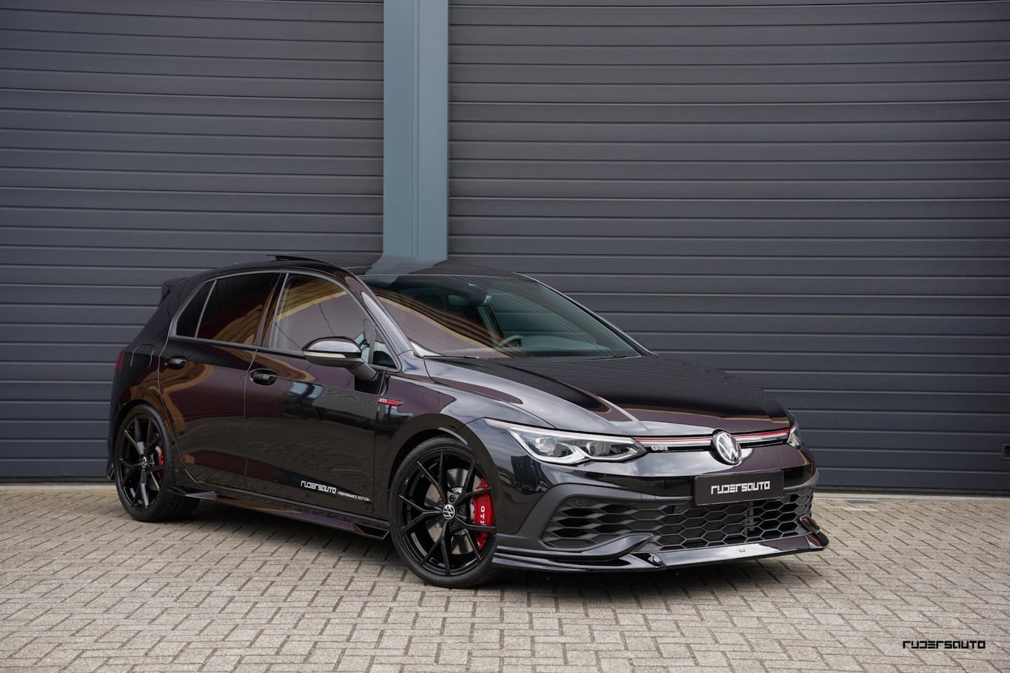 Volkswagen Golf - 8 GTI Clubsport | Pano | Matrix IQ | Alcantara | ACC | Rijdersauto Edition | Deep Black Pe - AutoWereld.nl