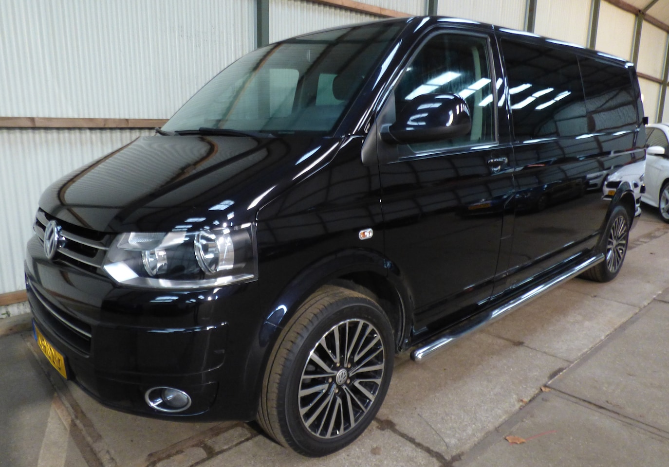 Volkswagen Transporter - 2.0 TDI L2H1 DC Comfortline - AutoWereld.nl
