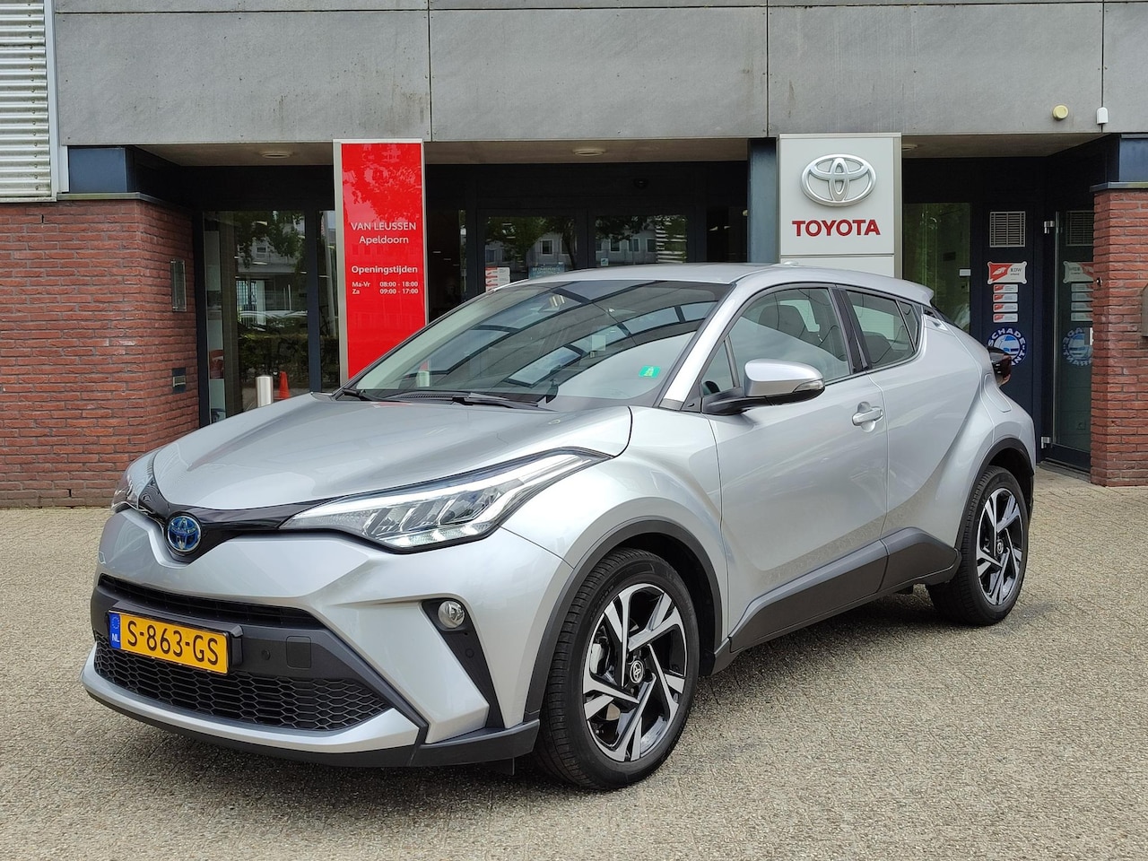 Toyota C-HR - 1.8 Hybrid DYNAMIC NAVI KEYLESS APPLE/ANDROID 18'' LM-VELGEN PARK-SENSOREN CAMERA AD-CRUIS - AutoWereld.nl