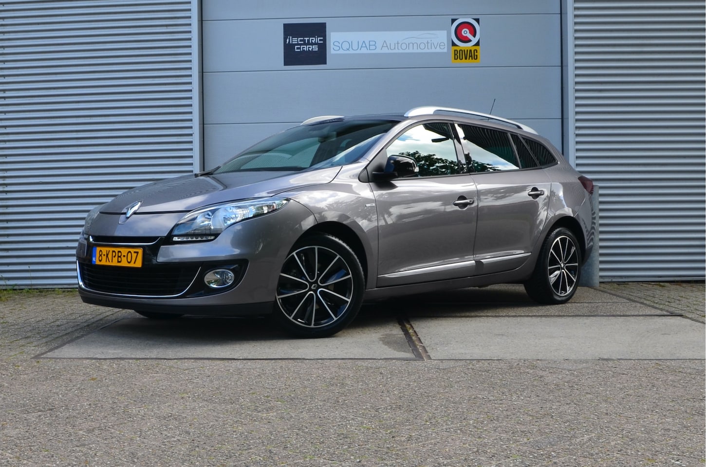 Renault Mégane Estate - 2.0 Bose Panoramadak, Trekhaak (1.500kg), 17" Alu, 140PK - AutoWereld.nl