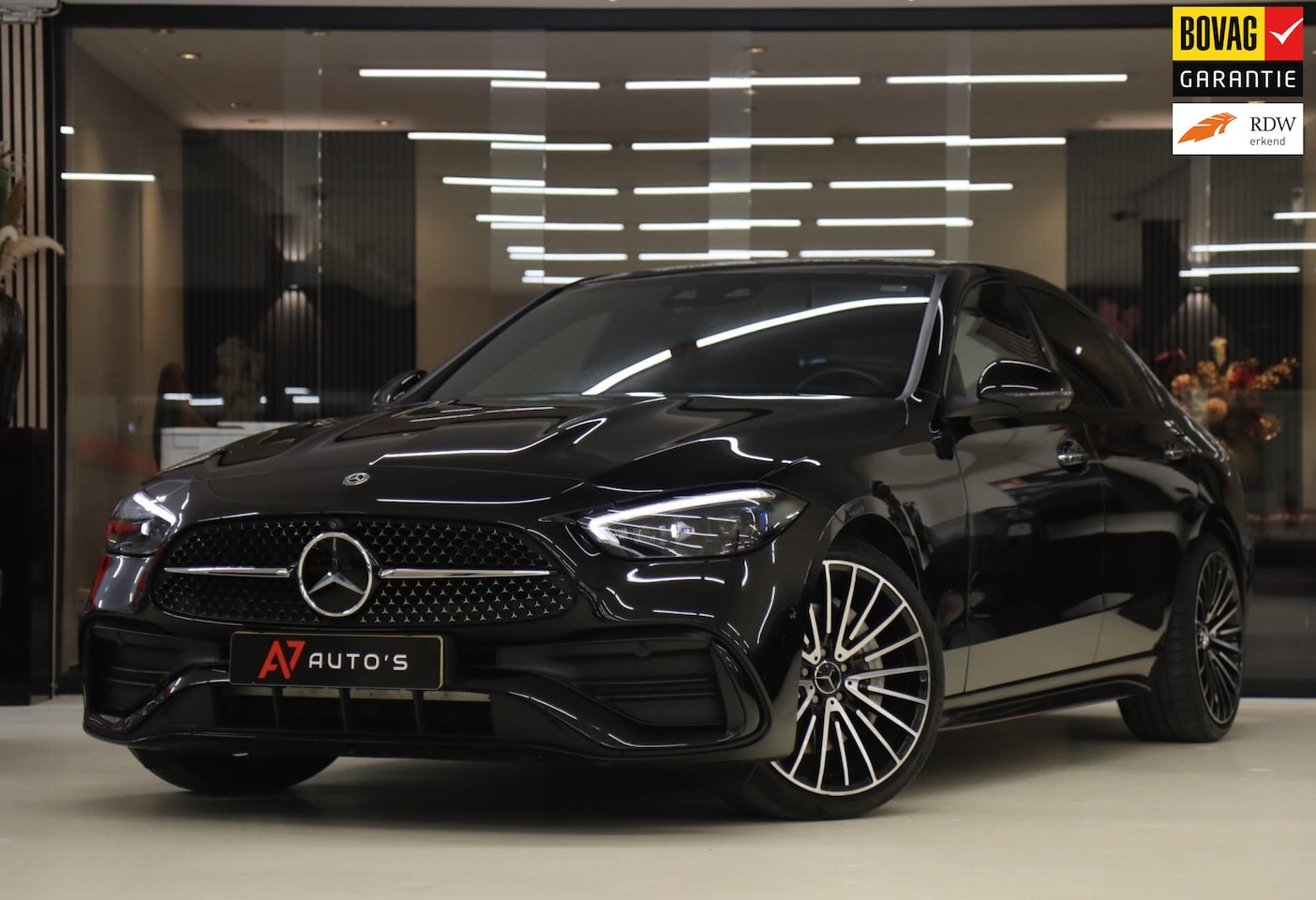 Mercedes-Benz C-klasse - 300 AMG/KEYLESS/SFEERVER/MEMORY/CAM/CARPLAY - AutoWereld.nl