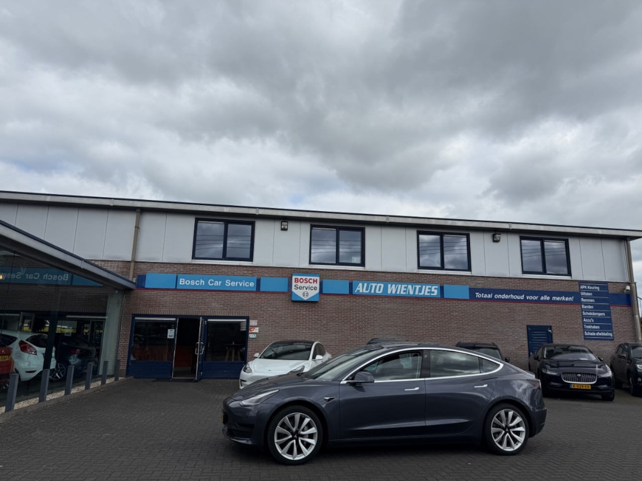 Tesla Model 3 - Standard RWD Plus 60kWh | Leer | Pano - AutoWereld.nl
