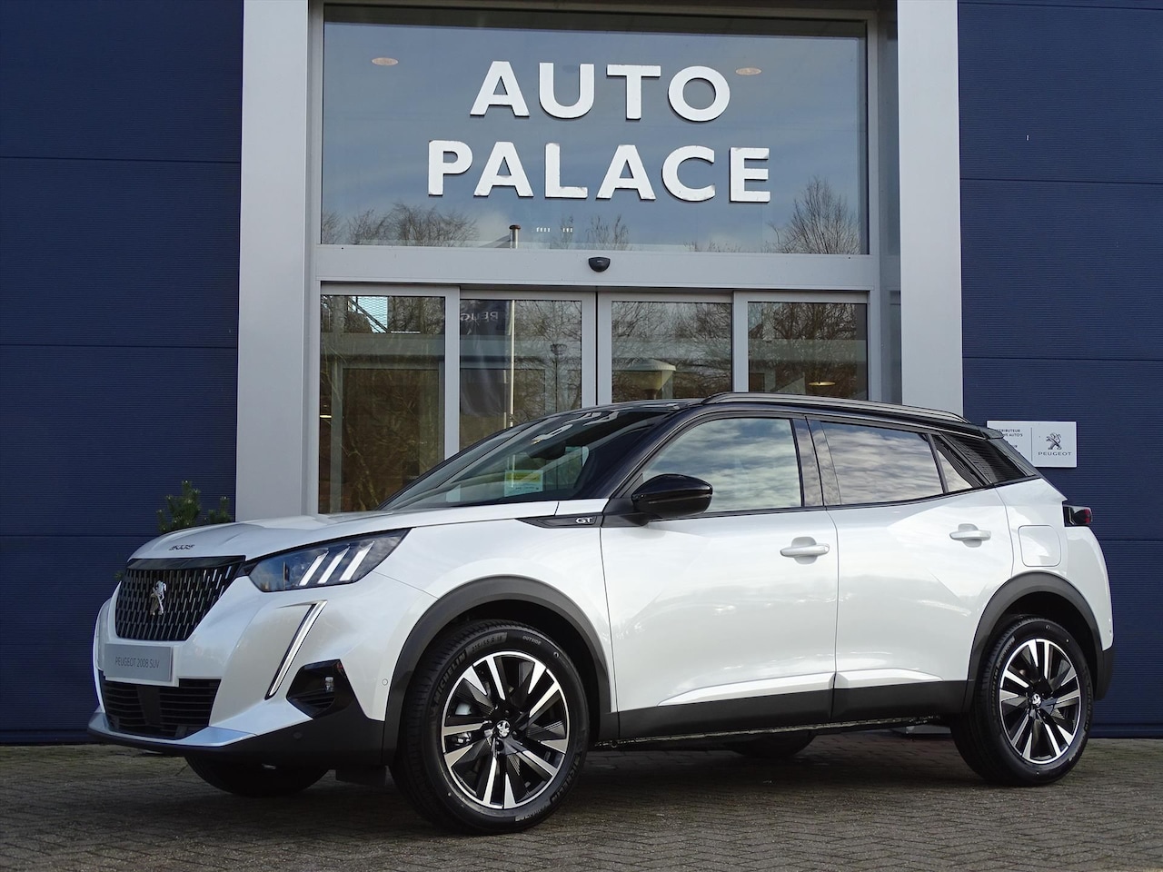Peugeot 2008 - New GT Pack 155PK EAT8 NAVIGATIE|SCHUIFDAK|LEDER NAPPA|ALARM|VERWARMDE VOORRUIT| - AutoWereld.nl