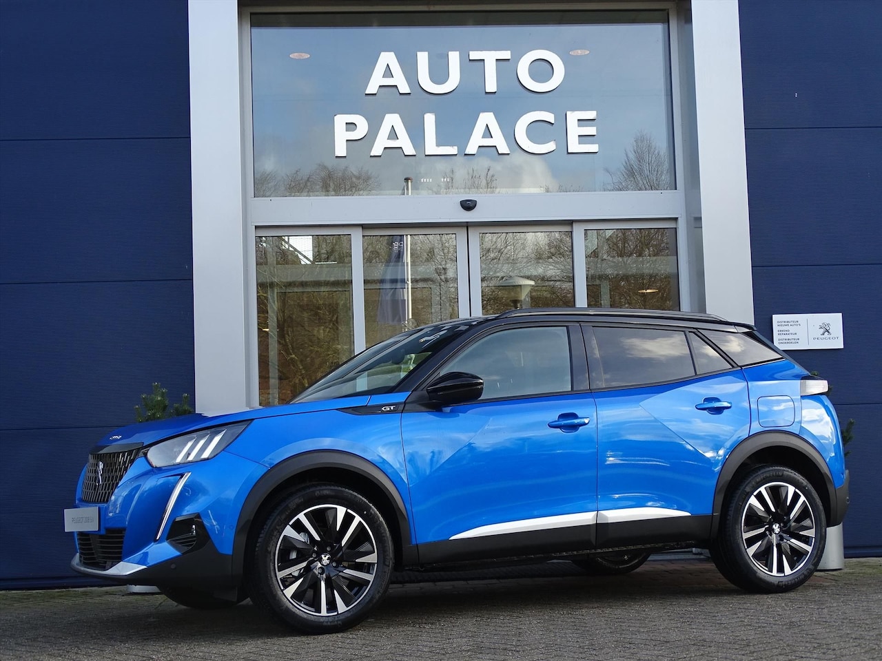Peugeot 2008 - GT Pack 130pk EAT8 NAVIGATIE|PANORAMISCH SCHUIFDAK|ACHTERUITRIJCAMERA|DAB+|APPLE CARPLAY - AutoWereld.nl