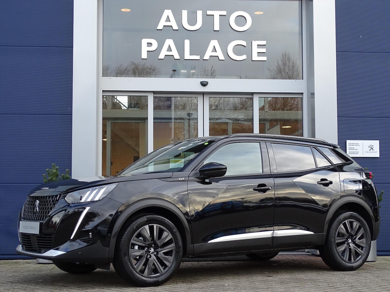Peugeot 2008 - GT Pack 155PK EAT8 NAVIGATIE|PANORAMISCH SCHUIFDAK|DAB+|APPLE CARPLAY|ACHTERUITRIJCAMERA - AutoWereld.nl