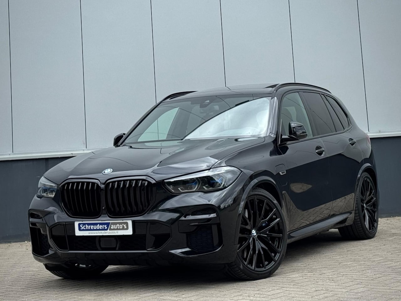 BMW X5 - Xdrive45e M-SPORT. Pano 360 HUD 22" Night Vision - AutoWereld.nl