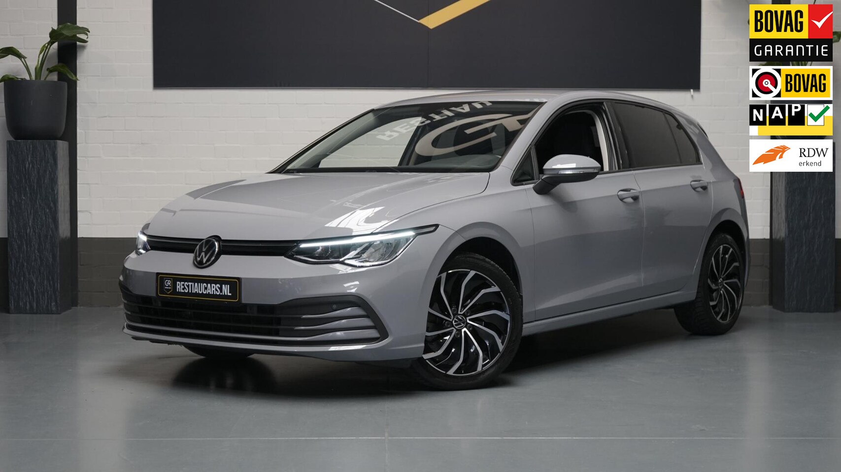 Volkswagen Golf - 1.0 eTSI AUTOMAAT-ACC-AMBIANCE-CLIMA-LED-NAVIGATIE-NAP-PDC - AutoWereld.nl