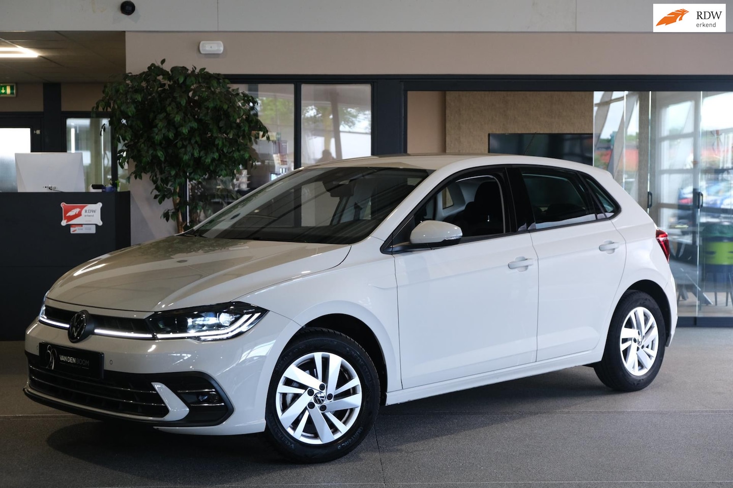 Volkswagen Polo - 1.0 TSI Style DSG Virtual Led Pdc Climate - AutoWereld.nl