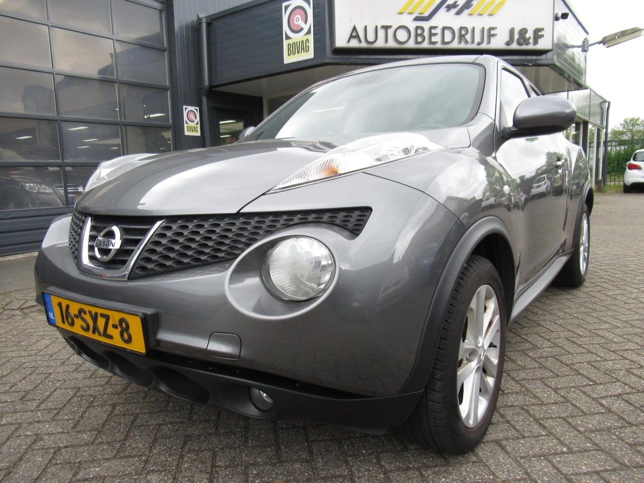 Nissan Juke - 1.6 Tekna / 1ste Eigenaar / AUTOMAAT / NAV / Camera / Stoelverw. - AutoWereld.nl