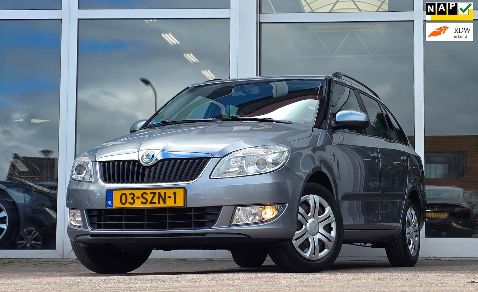 Skoda Fabia Combi - 1.2 TSI Ambition Airco Trekhaak CruiseControl Mooi! - AutoWereld.nl