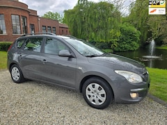 Hyundai i30 CW - 1.6i Dynamic AIRCO *apk:05-2026