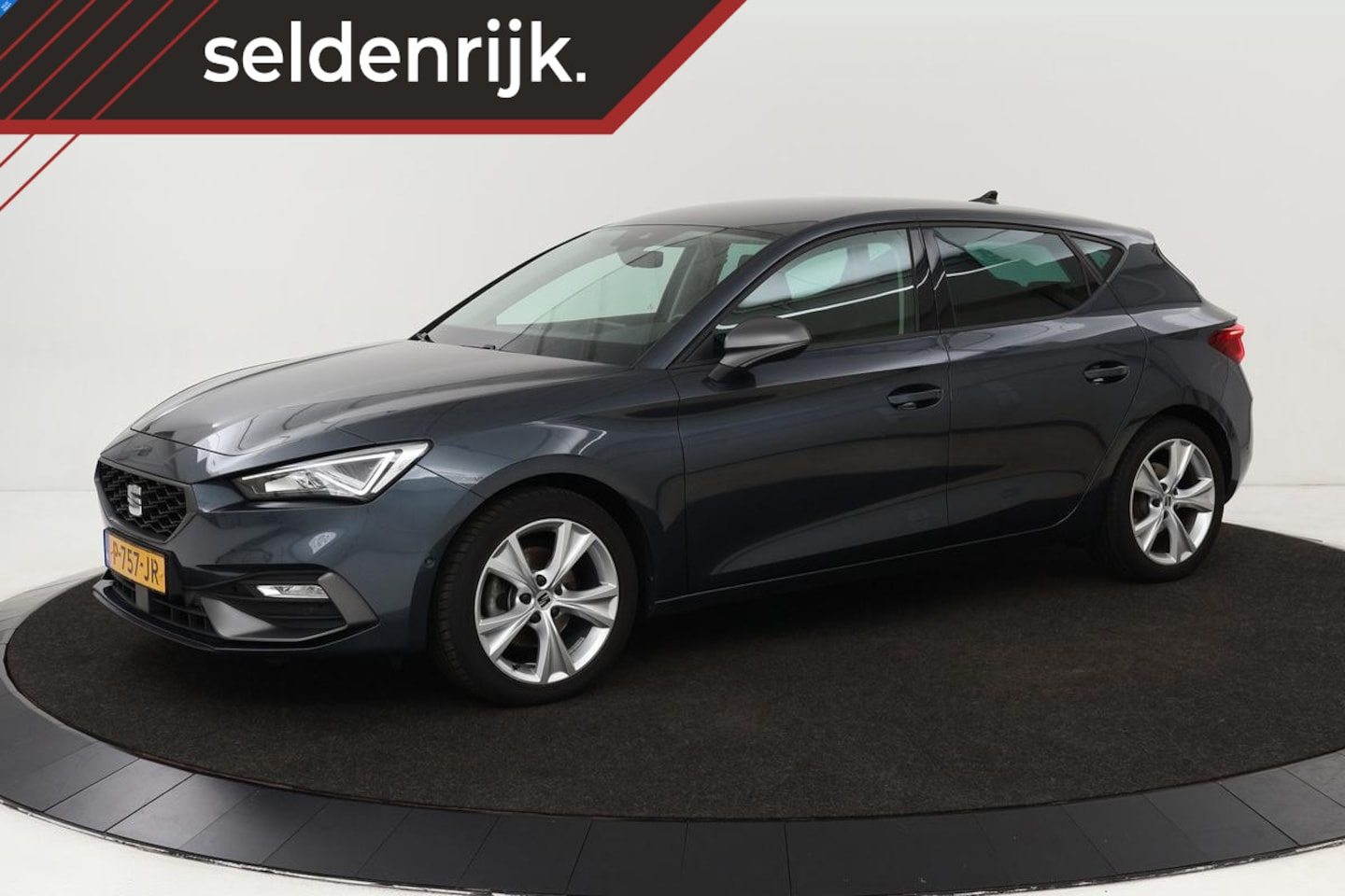 Seat Leon - 1.5 eTSI FR | Stoel & stuurverwarming | Trekhaak | Carplay | Navigatie | Adaptive cruise | - AutoWereld.nl