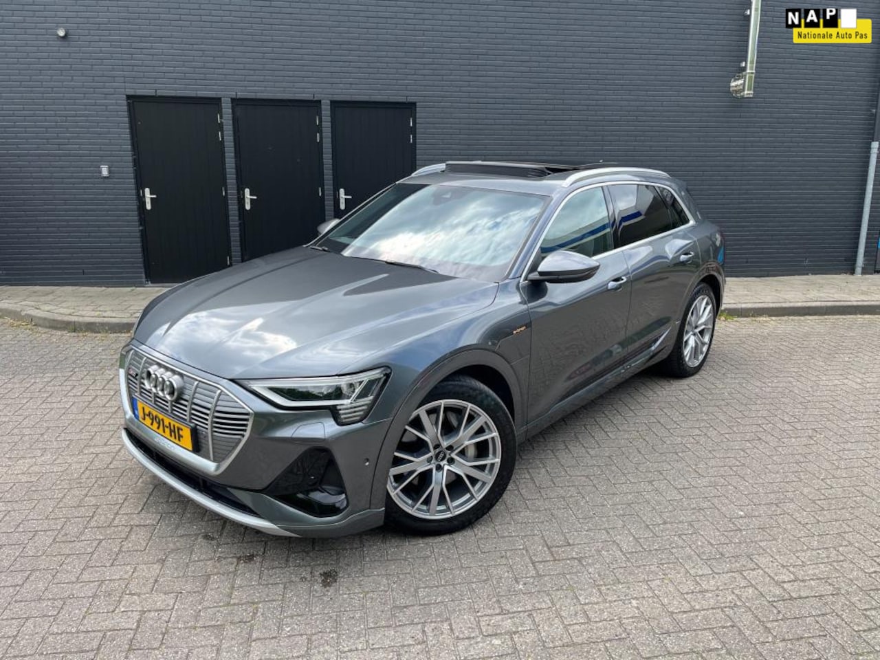 Audi e-tron - 55 quattro S-Line 95 kWh 408PK PANORAMADAK LEER - AutoWereld.nl
