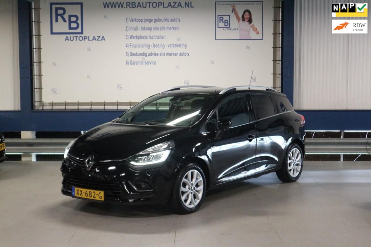 Renault Clio Estate - 0.9 TCe Intens / KEYLESS / NAV / LED / H-LEER / VELG ! ! ! - AutoWereld.nl